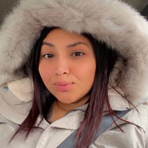 Meet your Posher, Yesenia